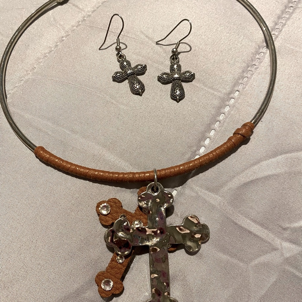 Cross choker with earrings